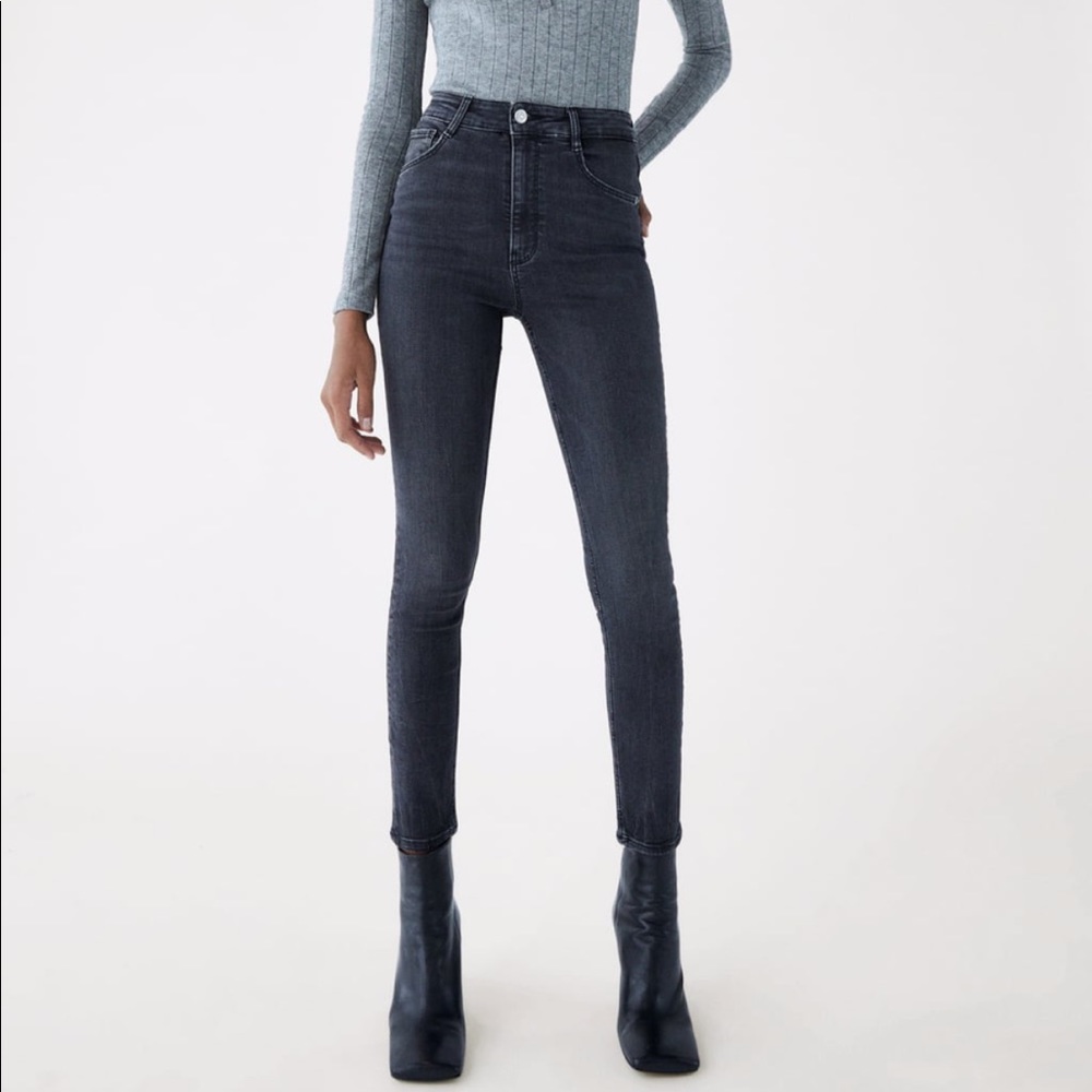 Zara Hi-Rise Sculpt Jeans - Washed Black - 4